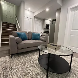 Private Cozy Secondary Suite, 2 Bedrooms, Separate Entrance Calgary