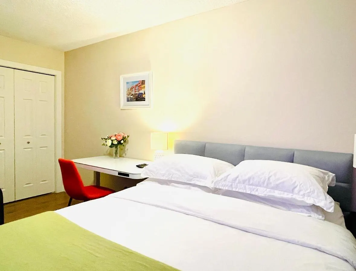 Joe'S Cozy And Quality Place In Calgary Bed & Breakfast